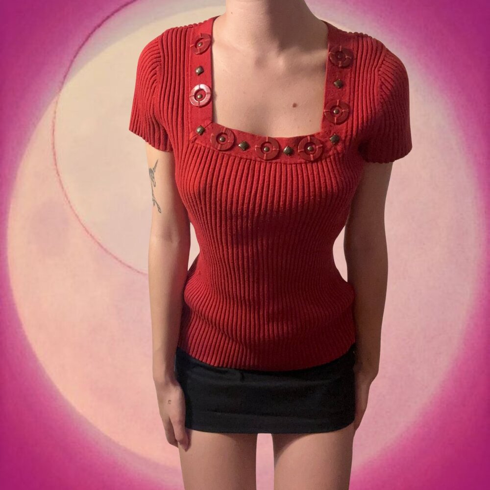 Red REQ Ribbed Knit-Cable Short Sleeve Decorated Top